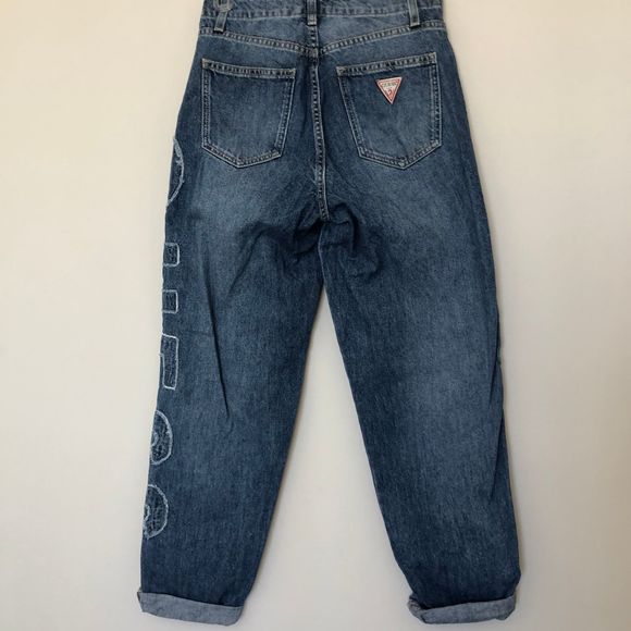 GUESS Originals Relaxed High-Waisted Jeans - Picture 6 of 8